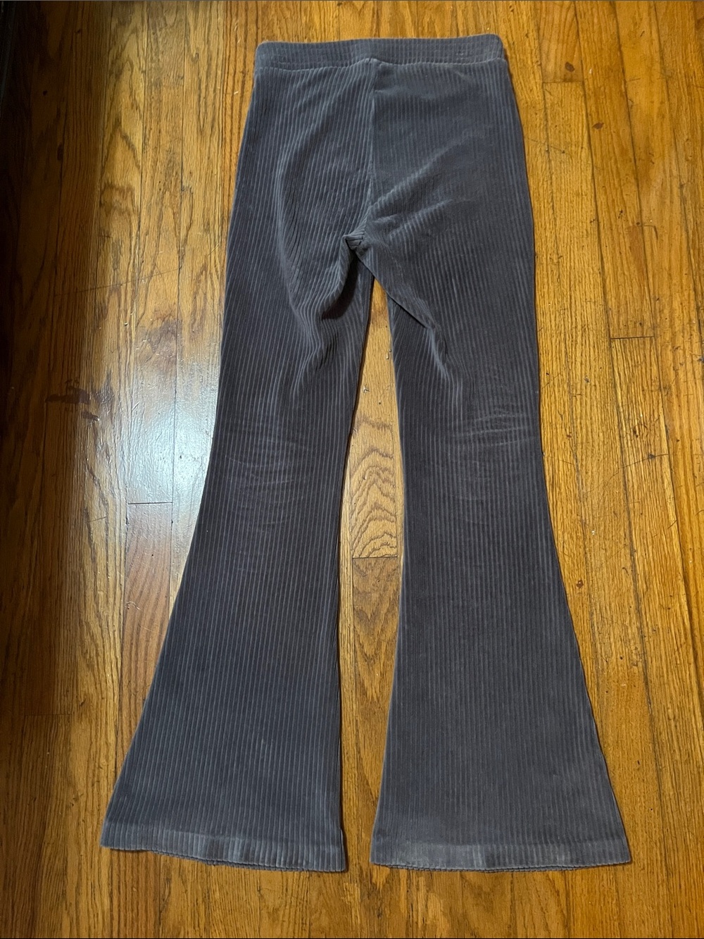 Aerie Groove On Velour Charcoal Gray Ribbed Flared Pull On Pants Size Medium - Picture 5 of 8